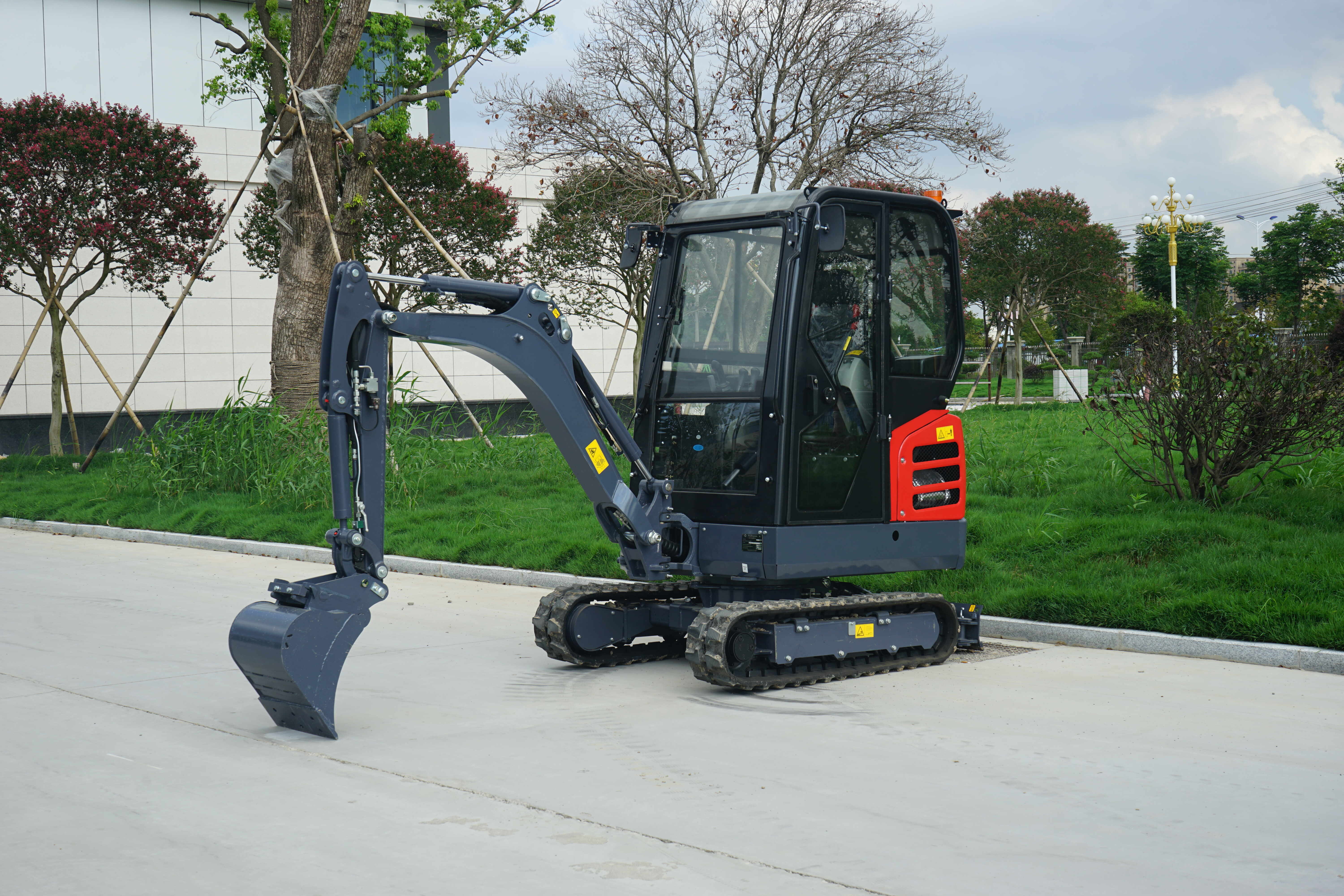 small digger 1.8t