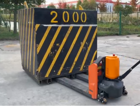 Electric pallet truck