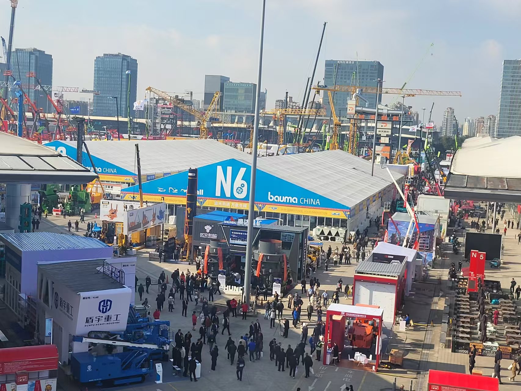 <img src="Bauma Exhibition.jpg" alt="Bauma Exhibition">