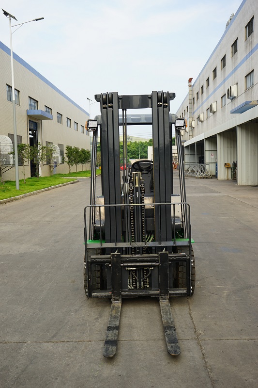 electric forklift